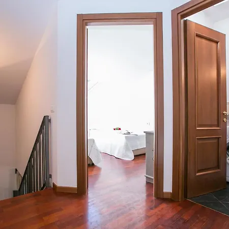 Sleeps 4 * ורנה