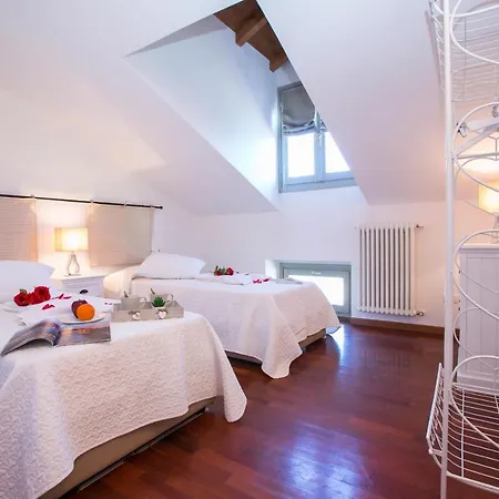 Sleeps 4 Apartamento Varenna